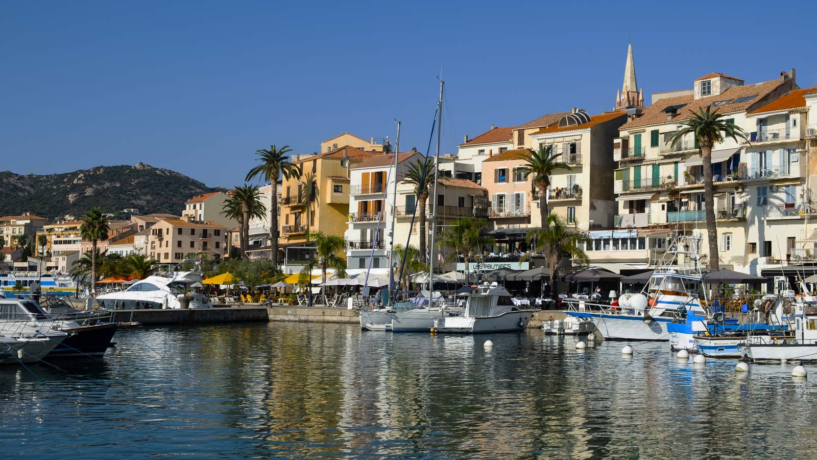 Le port de Porto-Vecchio, dans le sud de la Corse